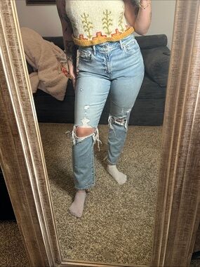 AE77 Distressed Mom Jeans